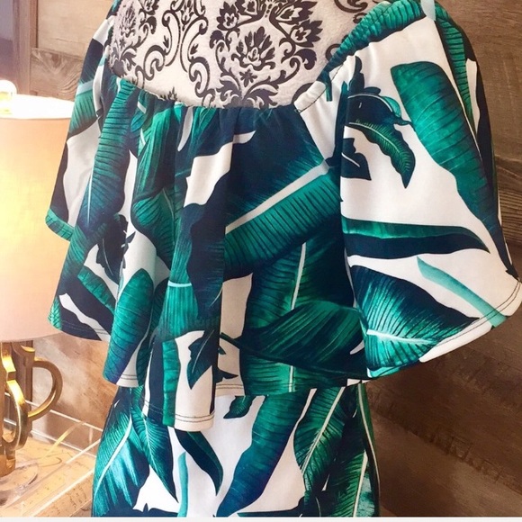 Off The Shoulder Palm Print Dress - Picture 4 of 6